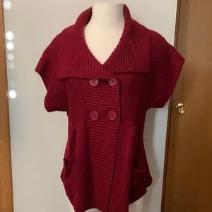 Maroon short sleeve sweater